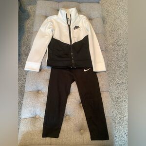 Nike girls 4T track jacket and leggings set